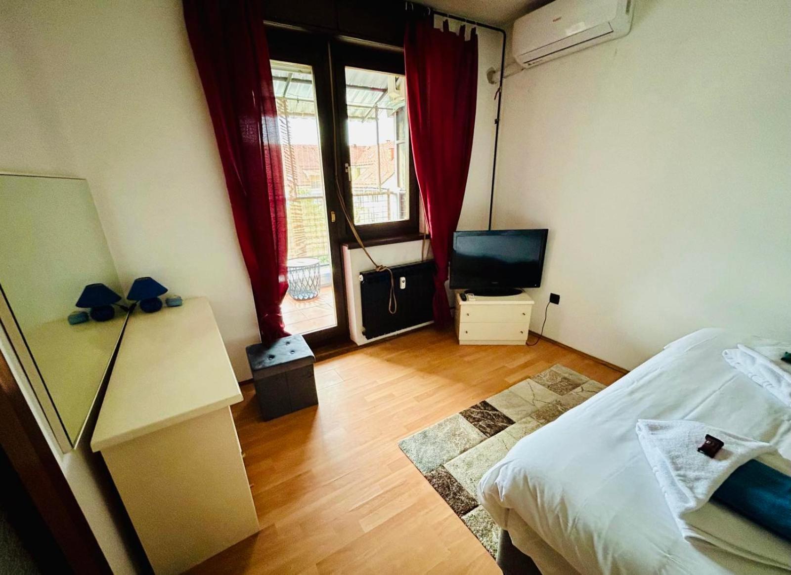 Fly By Suite - Zagreb Airport - 0-24H Self Check In&Out - Parking On Site 大戈里察 外观 照片