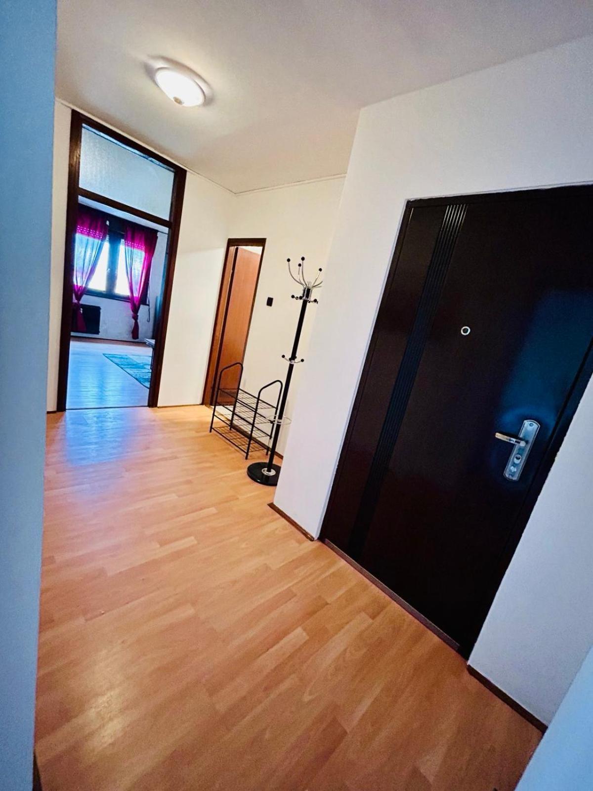 Fly By Suite - Zagreb Airport - 0-24H Self Check In&Out - Parking On Site 大戈里察 外观 照片