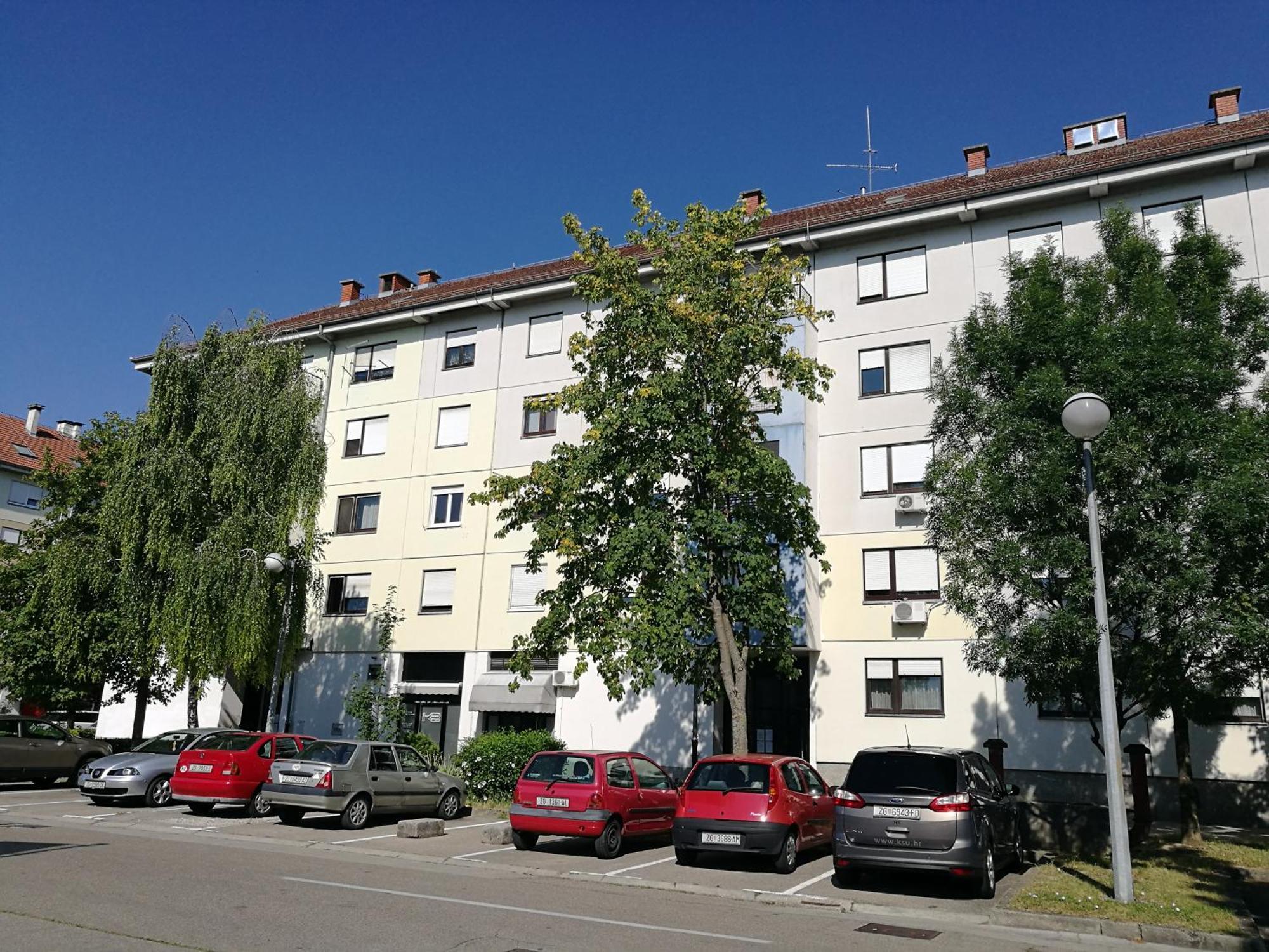 Fly By Suite - Zagreb Airport - 0-24H Self Check In&Out - Parking On Site 大戈里察 外观 照片